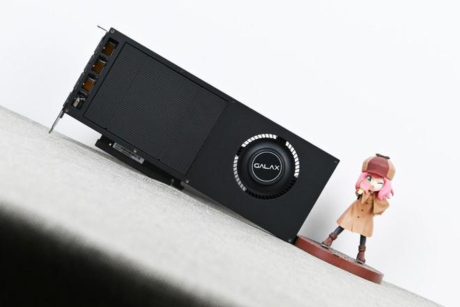 PG电子官网影驰RTX4060Ti无双MAX游戏显卡开箱+拆解：专业风格设计(图2)