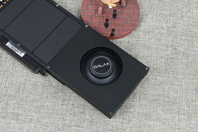 PG电子官网影驰RTX4060Ti无双MAX游戏显卡开箱+拆解：专业风格设计(图4)