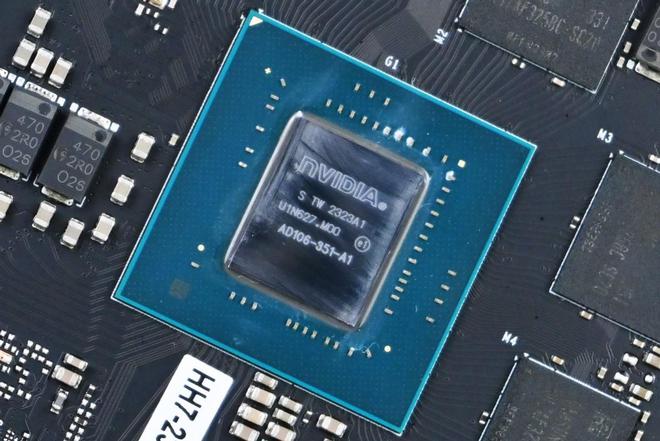 PG电子官网影驰RTX4060Ti无双MAX游戏显卡开箱+拆解：专业风格设计(图13)