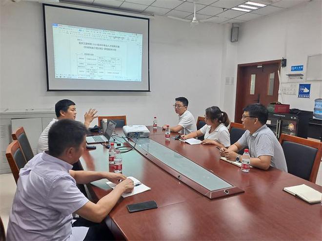 PG电子官网重庆城科电气工程学院老师前往重庆文理学院实训基地参观交流(图1)