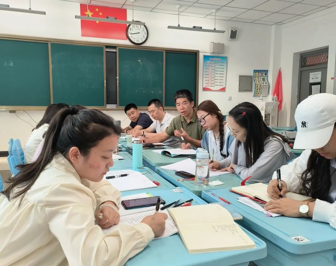 PG电子官网看他們在戈壁灘上綻放年華∼(图8)