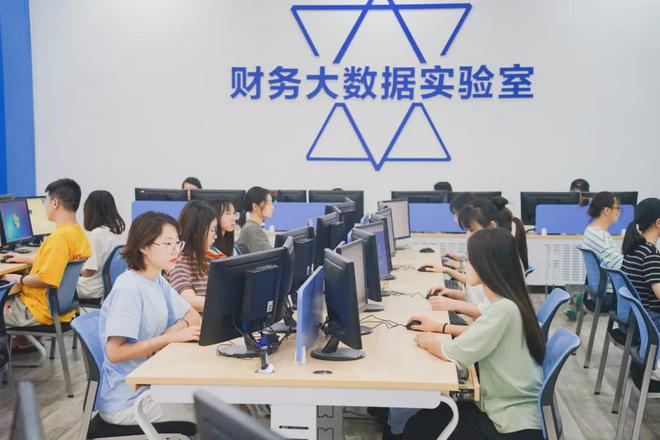 PG电子官网湛江科技学院：大改造！面向新经济怎样增强专业“新鲜度”？(图5)