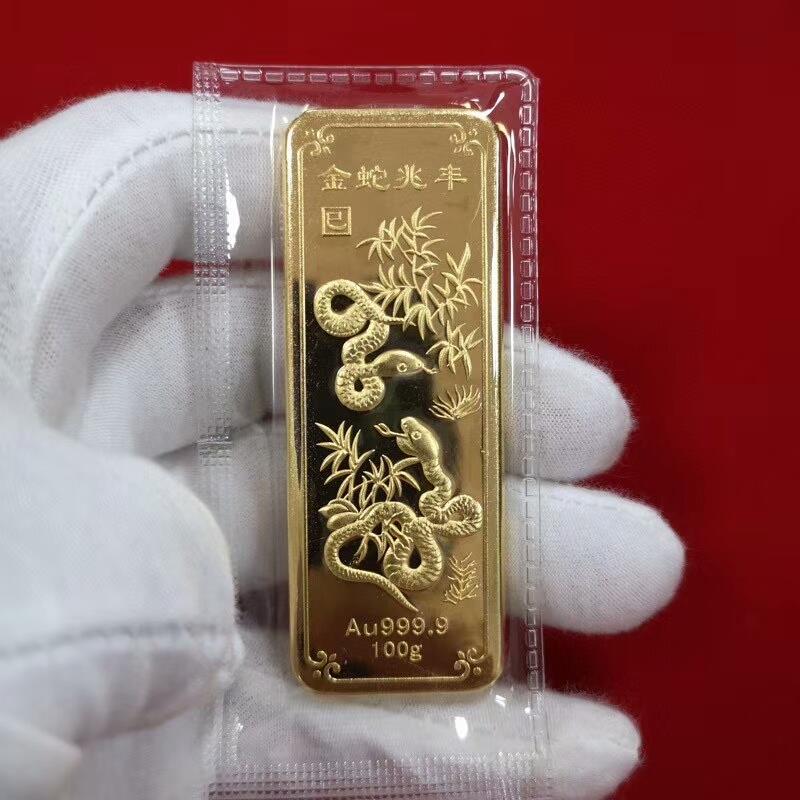 PG电子“蛇金”、足金手机贴成新宠 新年还要“出手”黄金吗？(图2)